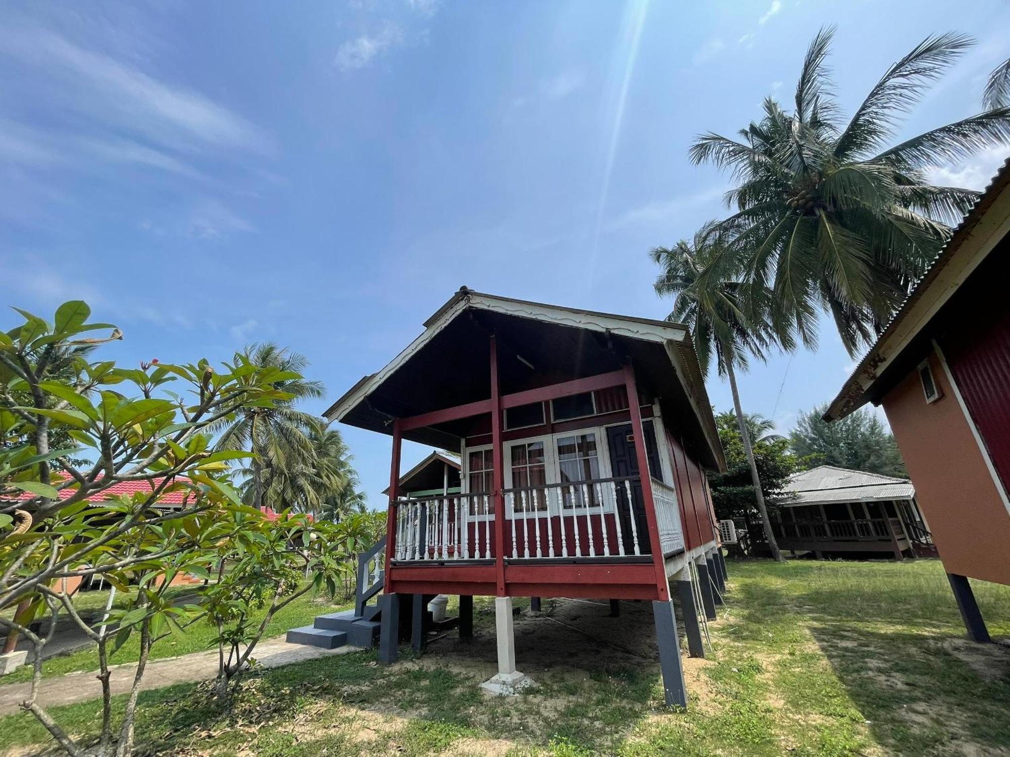 Pcb Beach Resort Kota Bharu Exterior photo